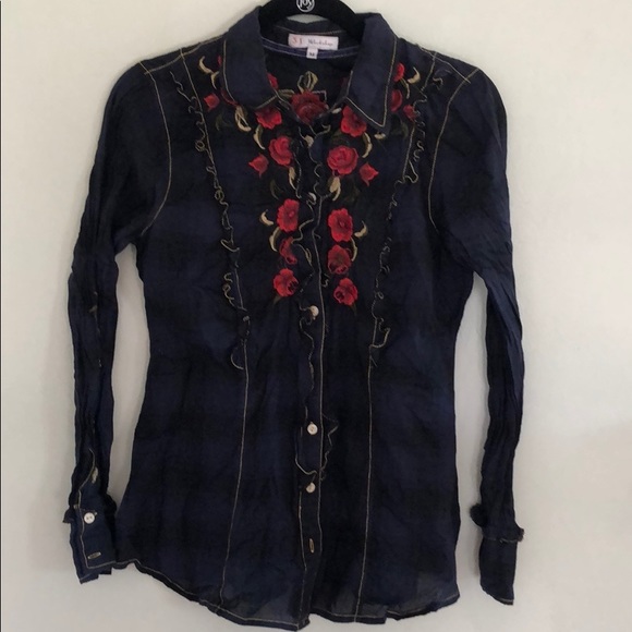 3 J Workshop Tops - Embroidered Flannel Top ✨